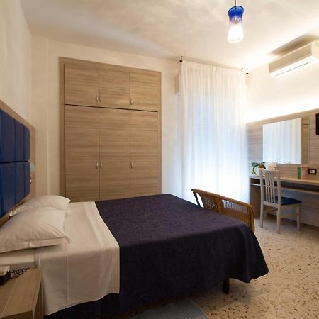 Hotel Onda Marina Misano Adriatico Zewnętrze zdjęcie