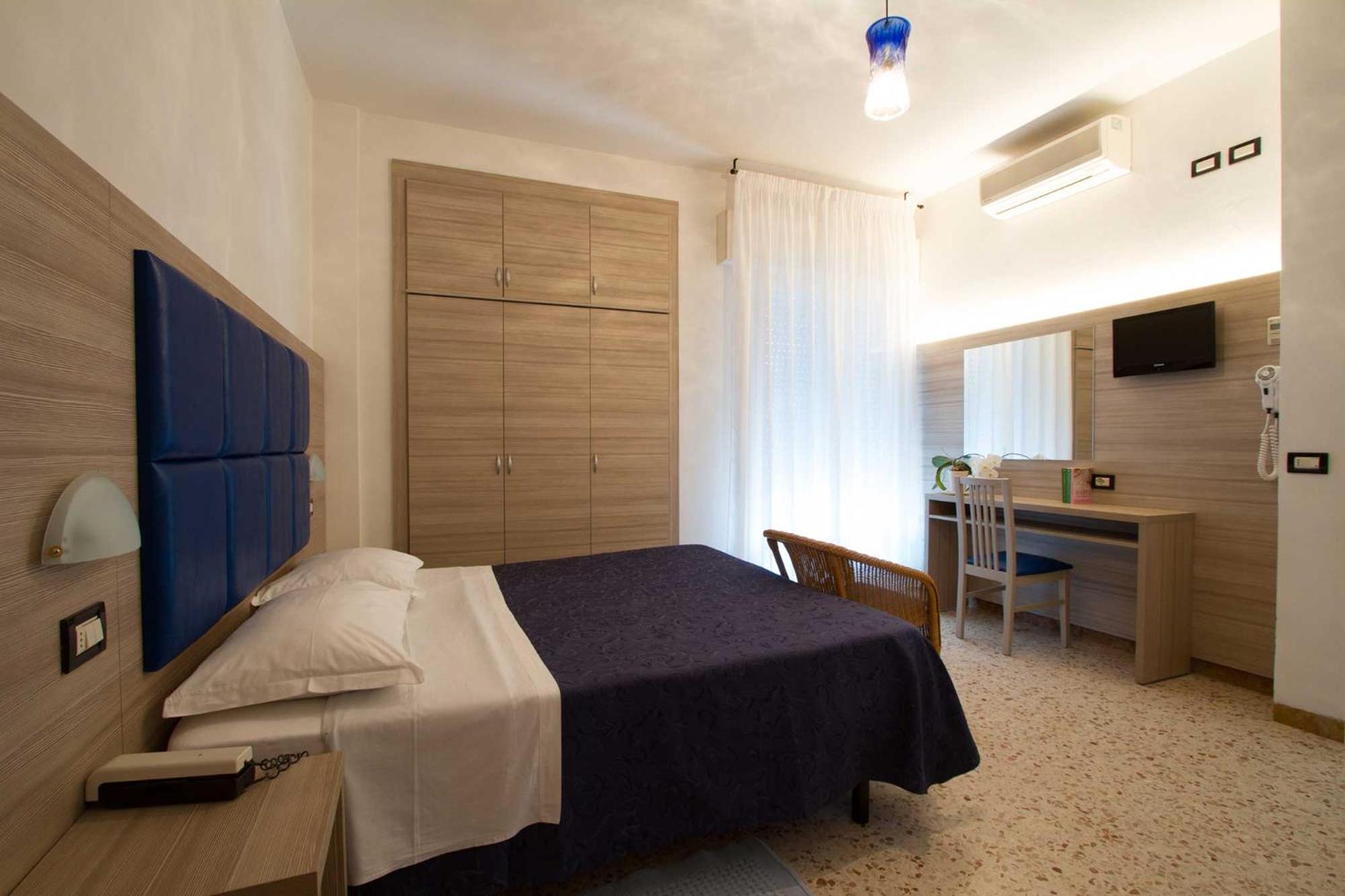 Hotel Onda Marina Misano Adriatico Zewnętrze zdjęcie