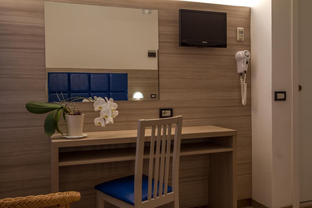 Hotel Onda Marina Misano Adriatico Zewnętrze zdjęcie